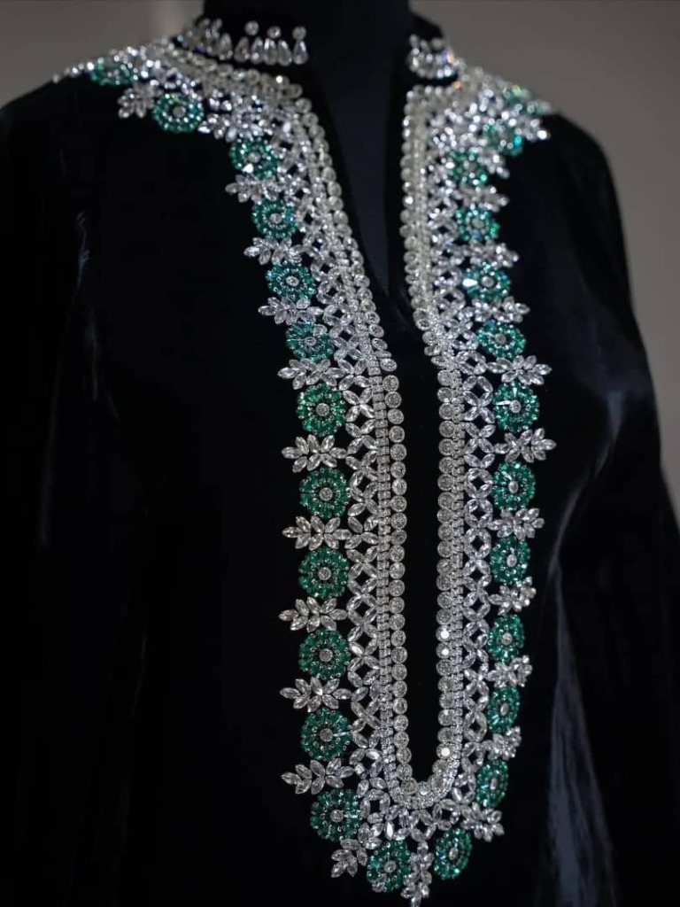 حجاب مخمل سبز زمردی